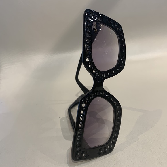 New Women’s Caviar Sunglasses - Picture 7 of 12